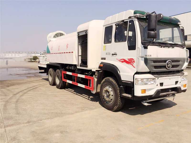 重汽后雙橋19噸抑塵車圓罐50-120米霧炮車